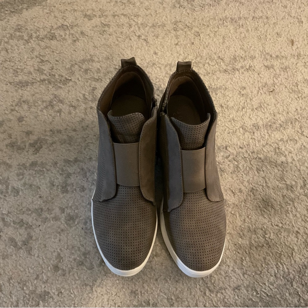 Journee Collection Pennelope Women's Hidden Wedge Shoes